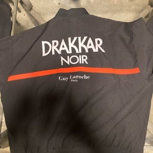 Drakker Noir printer men’s vtg 80s windbreaker